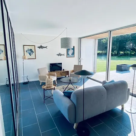 House For 4 Persons 10 Minutes From Paimpol. Penzion *